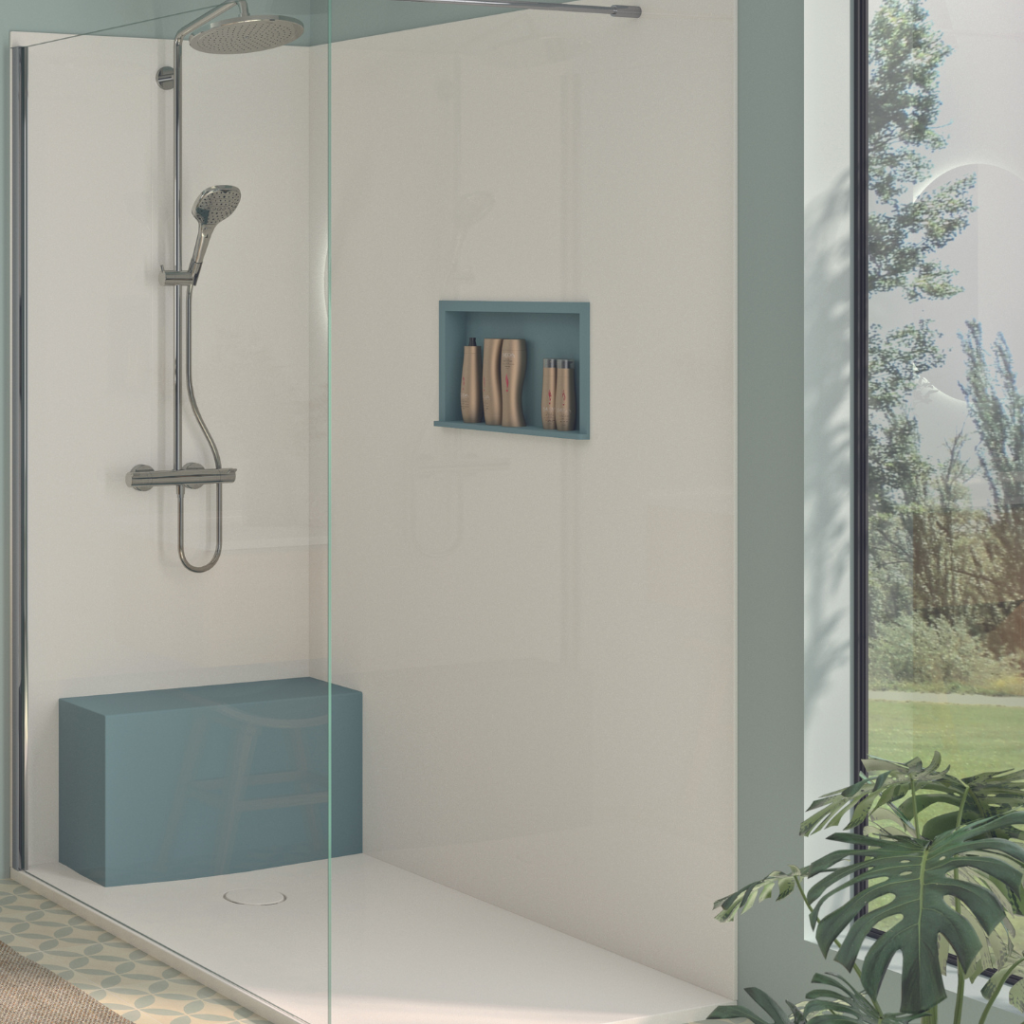 Niche de douche en SMO™ coloris Fjord différent des panneaux de douche et receveur